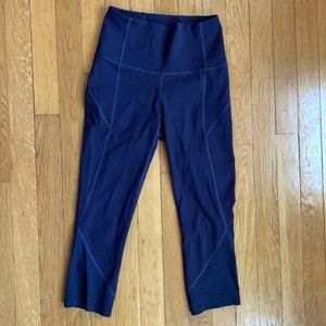 Lululemon size 4 cropped yoga leggings